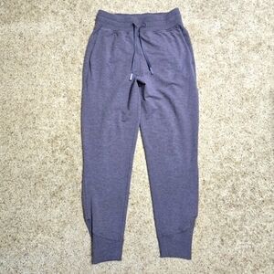 Lululemon Rest For Resilience Jogger Gray Size 4
